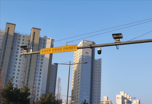 인천시는 오는 4월 1일부터 11월 30일까지 인천 전 지역(옹진군은 영흥면만 포함)에 배출가스 5등급 차량 상시 운행 제한을 실시한다.